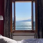De La Ξενοδοχείο 2*